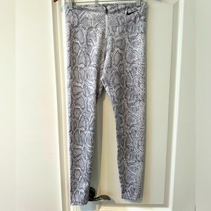 Nike Women's White Snake Print High Waist leggings